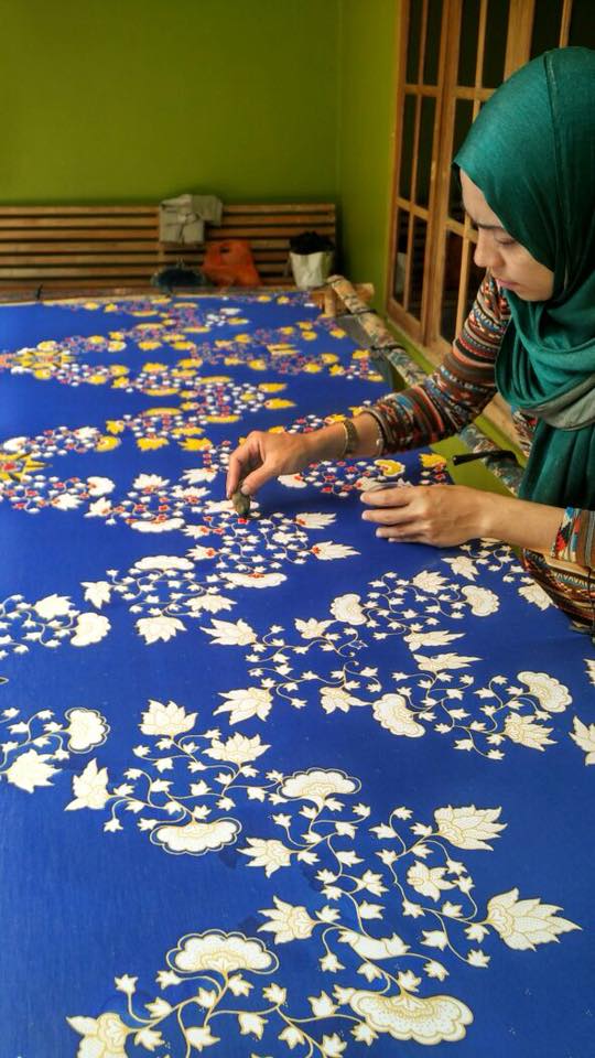 Pewarnaan Detail Motif