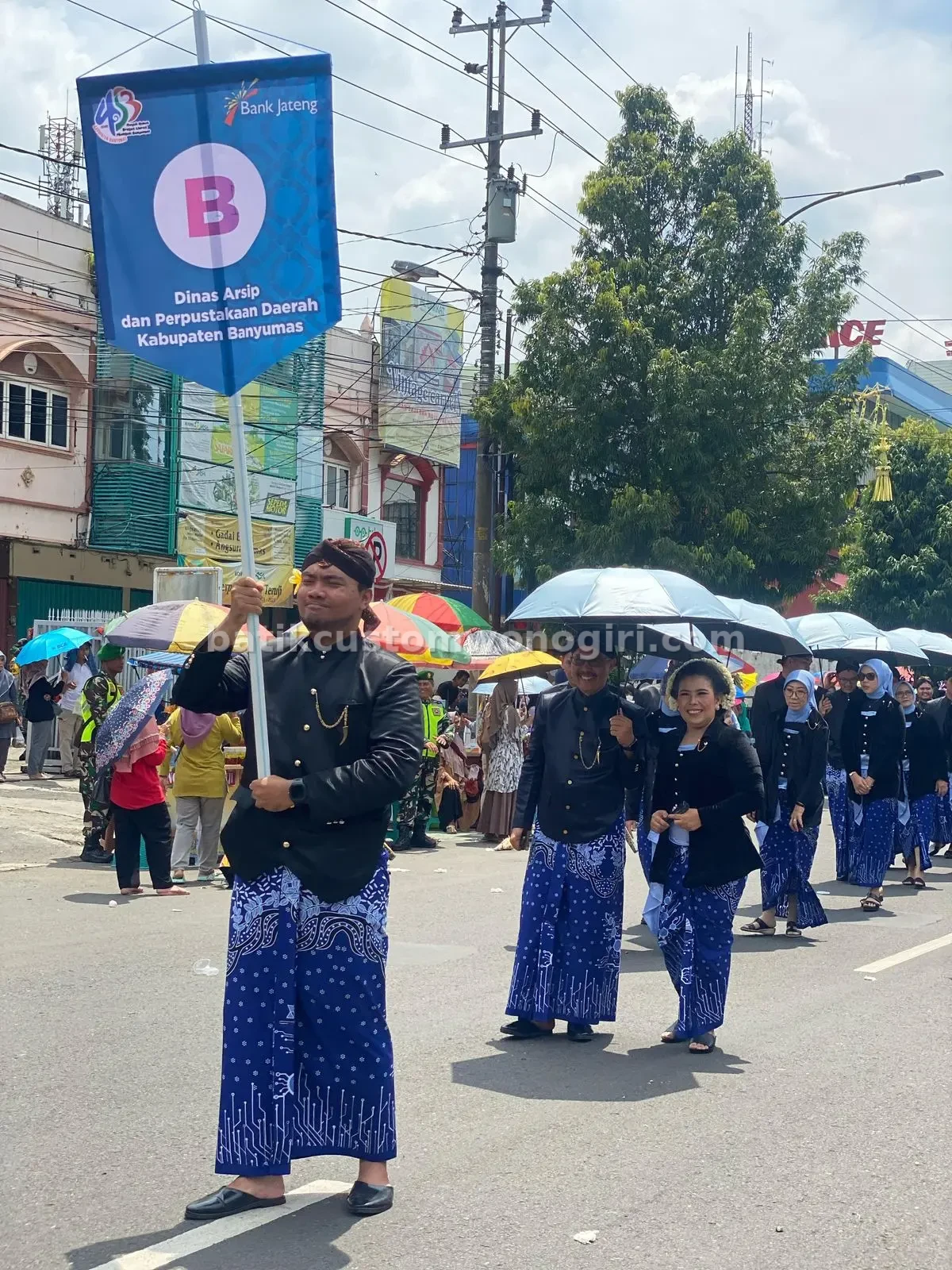Seragam Hari Jadi
